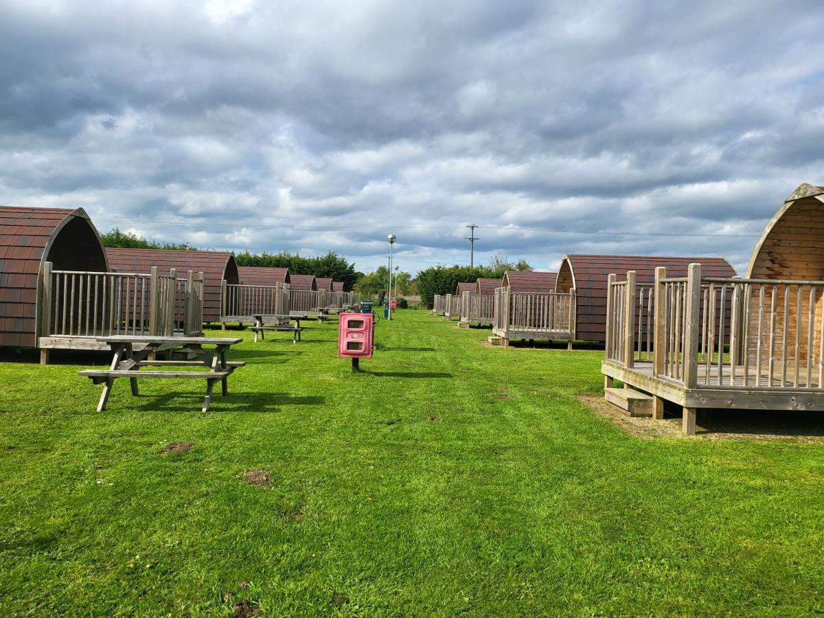 לינקולן Rustic Pods Riverview Holiday Park מראה חיצוני תמונה
